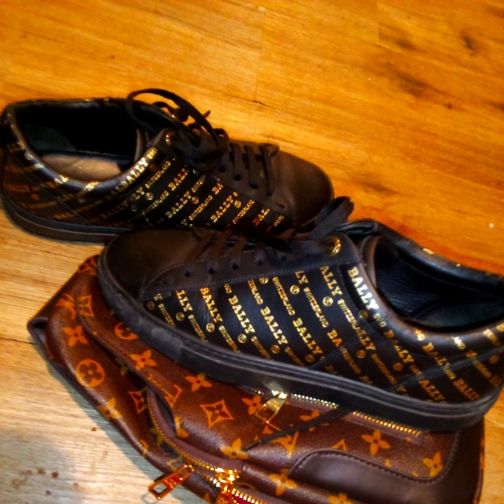 Bally Switzerland shoes size8
